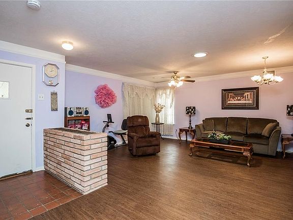 3rd image of 7509 Evelyn Dr