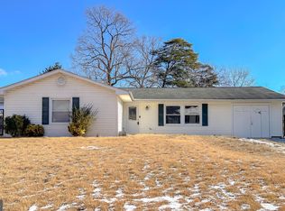 16 Greystone Cir, Waldorf, MD 20602