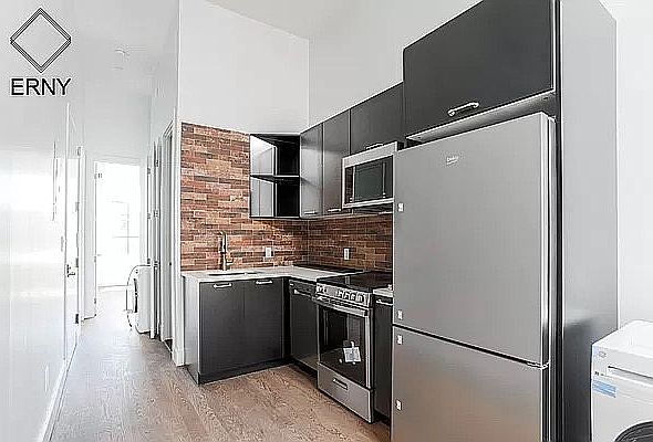 1st image of 99 Varet St #2