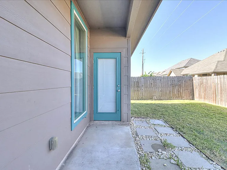 2217 Ibis — Photo 41
