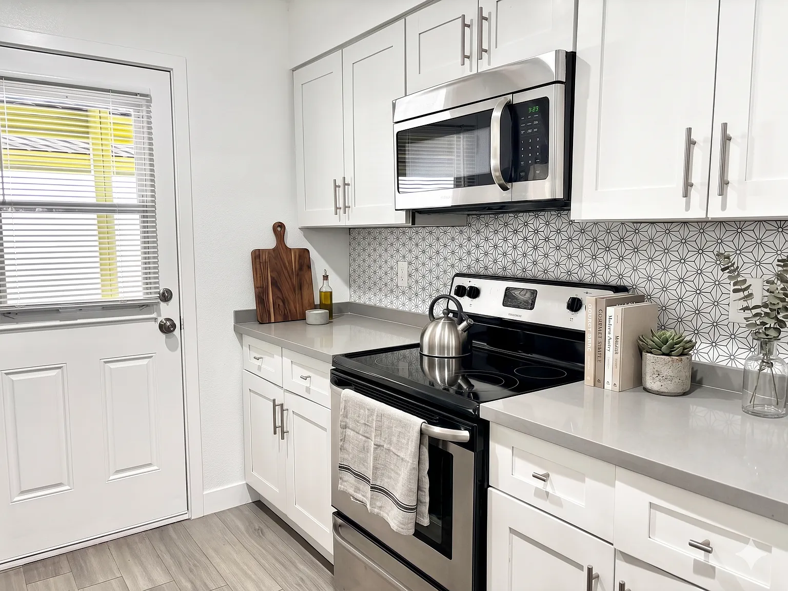 2 bed, 850 sqft, $1,395 — Photo 3