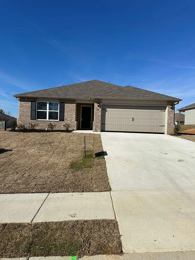 Coming Soon! Beautiful Camden Park Home with 3 Bedrooms, 2 Baths, Covered Patio & Wooden Privacy ... — Photo 2