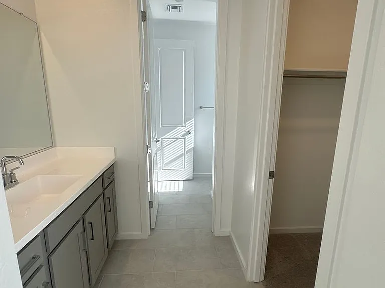 2442 W Maximo Way — Photo 18