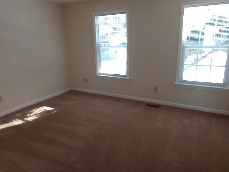 322 Dennison Ct — Photo 9