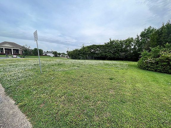 3rd image of 28 The Downs