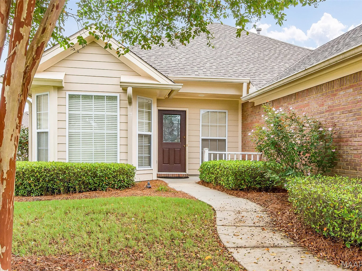 3 bed, 2.0 bath, 1543 sqft, $1,850 — Photo 2