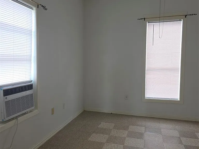 601A W Washington Ave #A — Photo 14