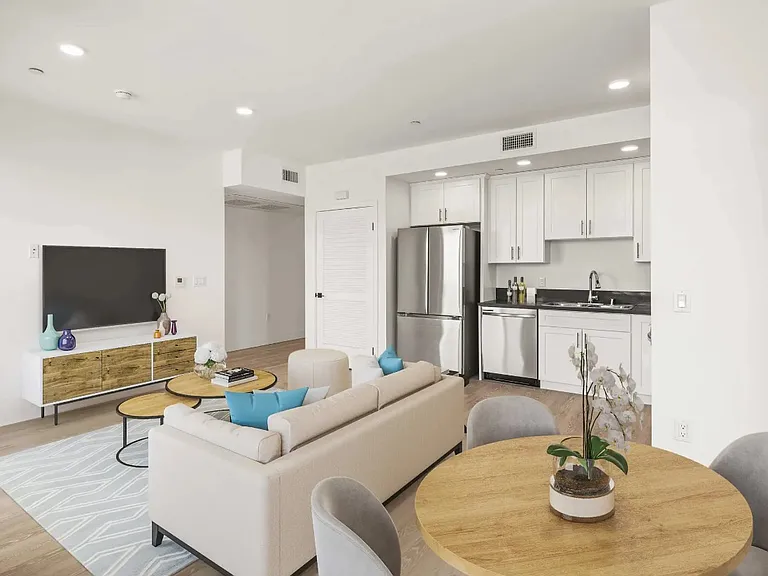 11714 Archwood St #404 — Photo 37