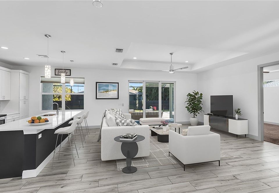 1st image of 4627 Agualinda Blvd