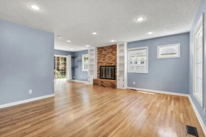 2 bed, 1.0 bath, 923 sqft, $1,600 — Photo 4