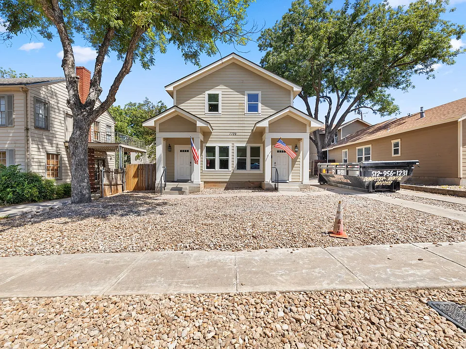 1102 W 22nd 1/2 St #2028-2029