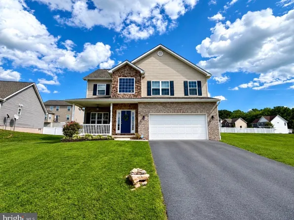 24 Constellation Rd, Inwood, WV 25428