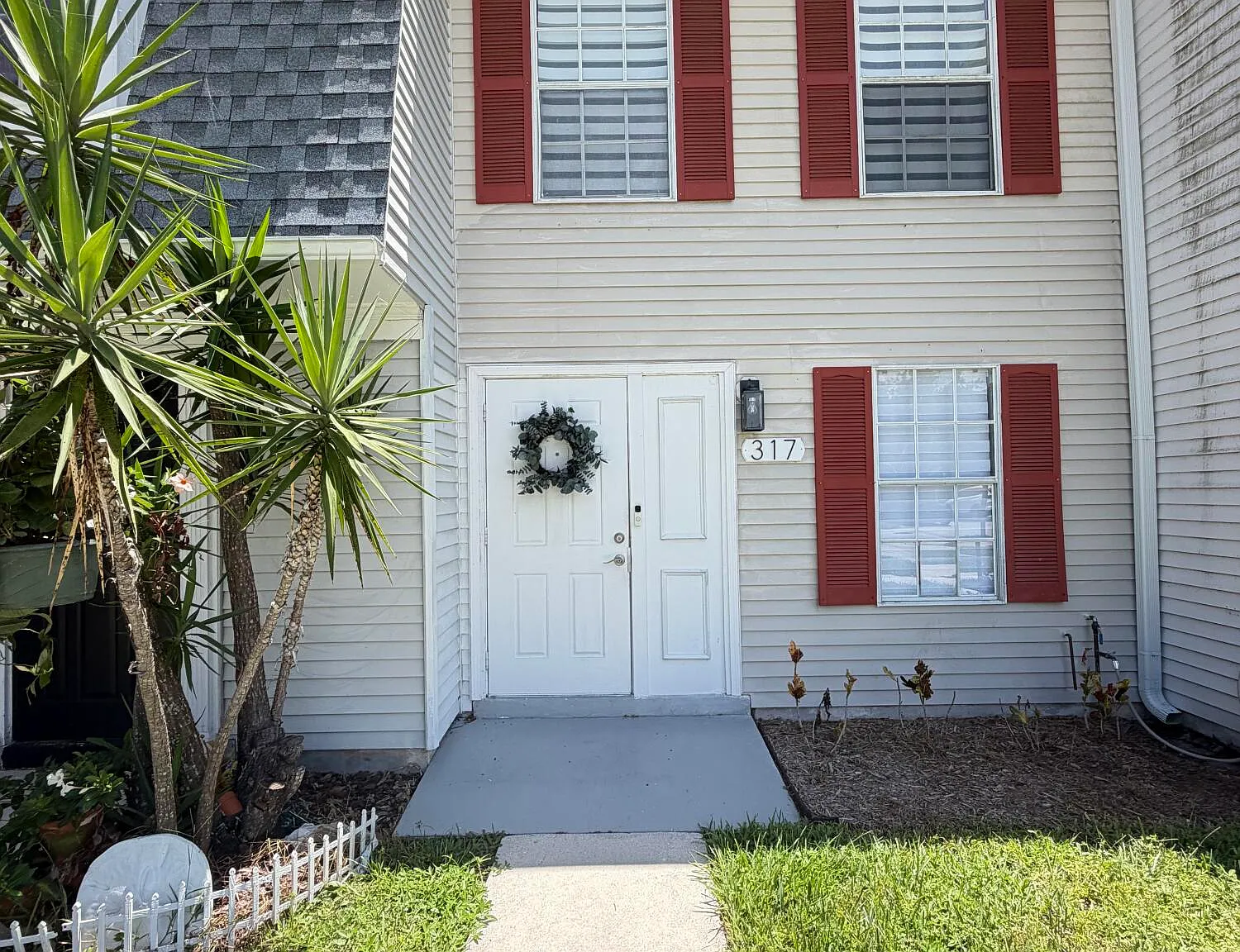 2 bed, 1.0 bath, 800 sqft, $2,300 — Photo 1