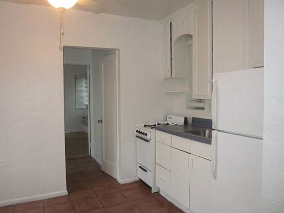 5th image of 720 Meridian Ave APT 9