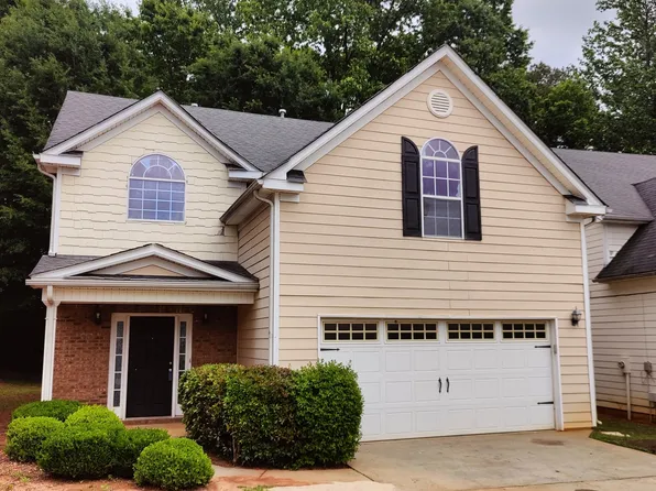 45 Churchill Park Dr, Newnan, GA 30263