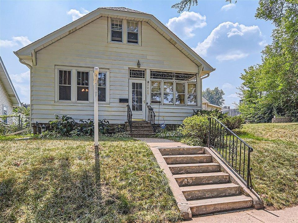 1st image of 1048 Rose Ave E