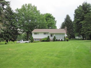 604 Deborah Dr, New Franklin, OH 44319