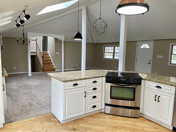 5th image of 1026 Brookfield Dr
