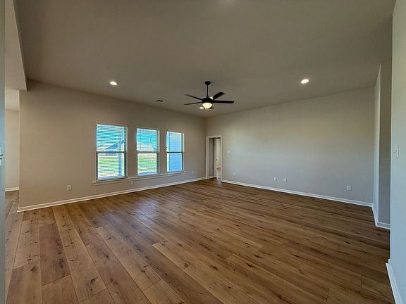 2nd image of 467 Ellison Rd