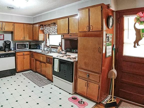4th image of 1711 Hill Hedge Dr