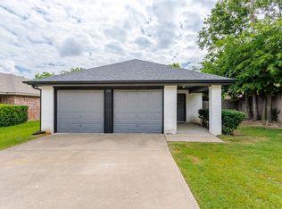 108 Alpine Dr, Desoto, TX 75115