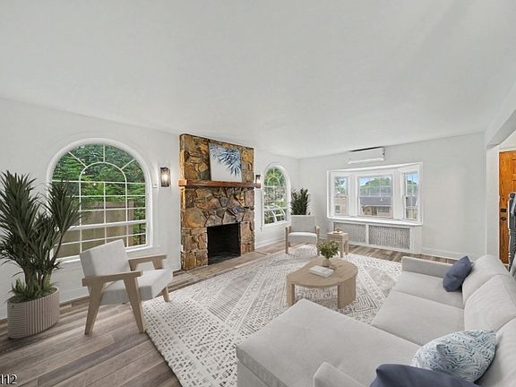 3rd image of 433 Louisa Ave