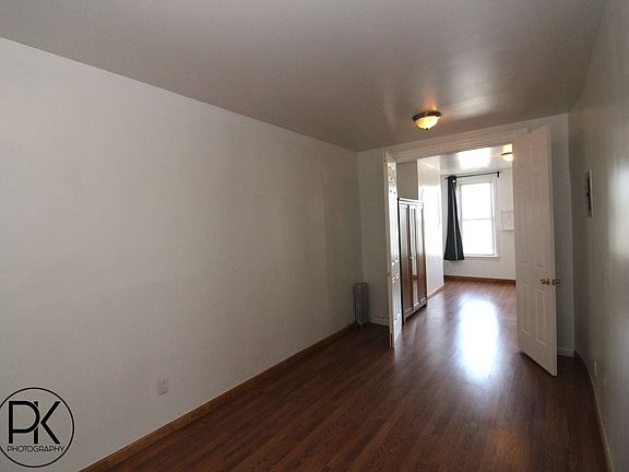 4th image of 179 McGuinness Blvd APT 3R