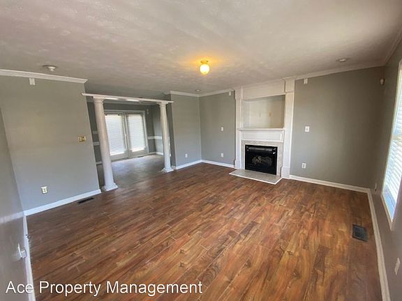 2nd image of 3688 Pioneer Dr
