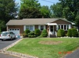 35 Plymouth Rd, Clark, NJ 07066