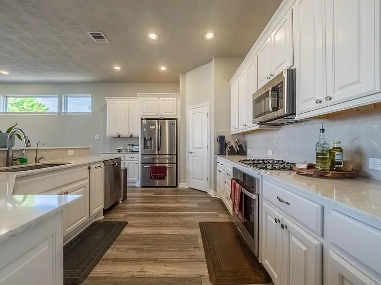 3543 Whitman Dr — Photo 4