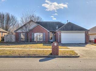 10914 E 117th St N, Collinsville, OK 74021