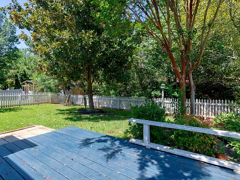 412 Cline Falls Dr — Photo 27