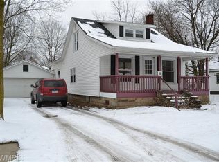 705 8th St, Three Rivers, MI 49093