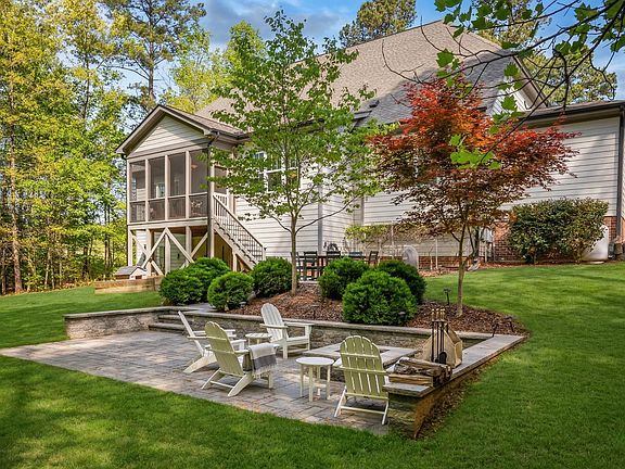 4th image of 3040 Bay Ct
