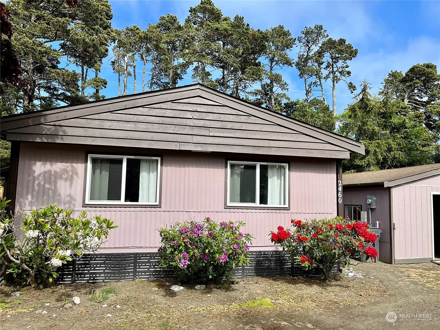 2460 S Pleasant Drive photo 1