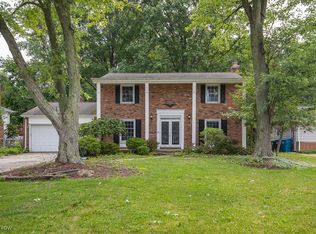 5771 Forest Ridge Dr, North Olmsted, OH 44070