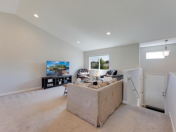 5th image of 850 Bur Oak Ln