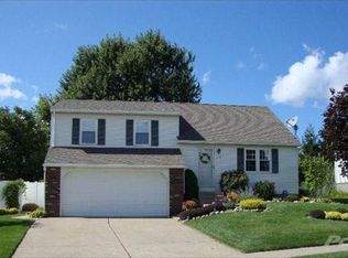 2138 Stoneybrook Dr, Erie, PA 16510