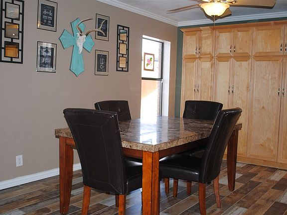 5th image of 1105 Monterrey Dr