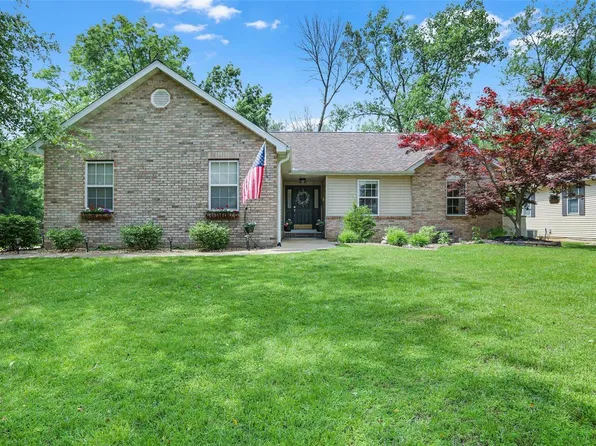 218 Burns Farm Blvd N, Edwardsville, IL 62025