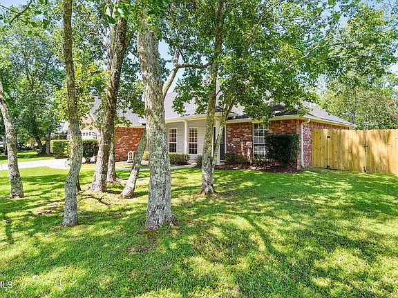 3rd image of 13325 E Carriage Cir