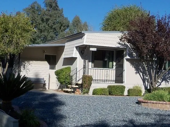 22946 Skylink Dr, Canyon Lake, CA 92587
