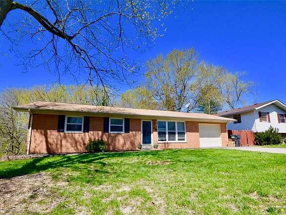 2nd image of 218 Merriweather Ln