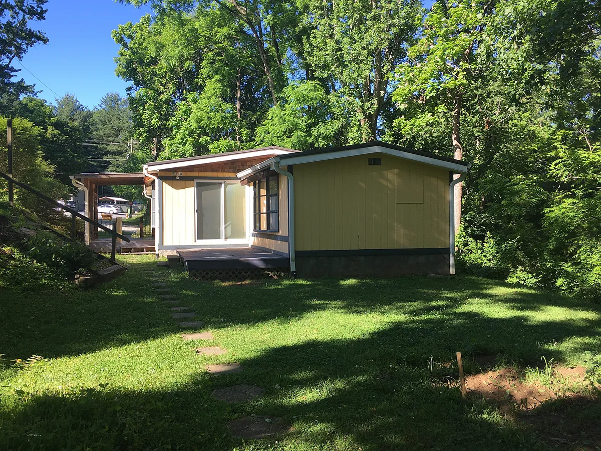 garden spaces - 115 Deaver St