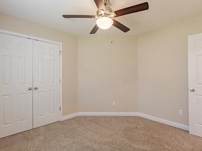 305 Breckinridge Cir — Photo 40