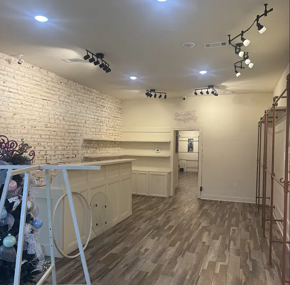 385 Mobile St #1 — Photo 8
