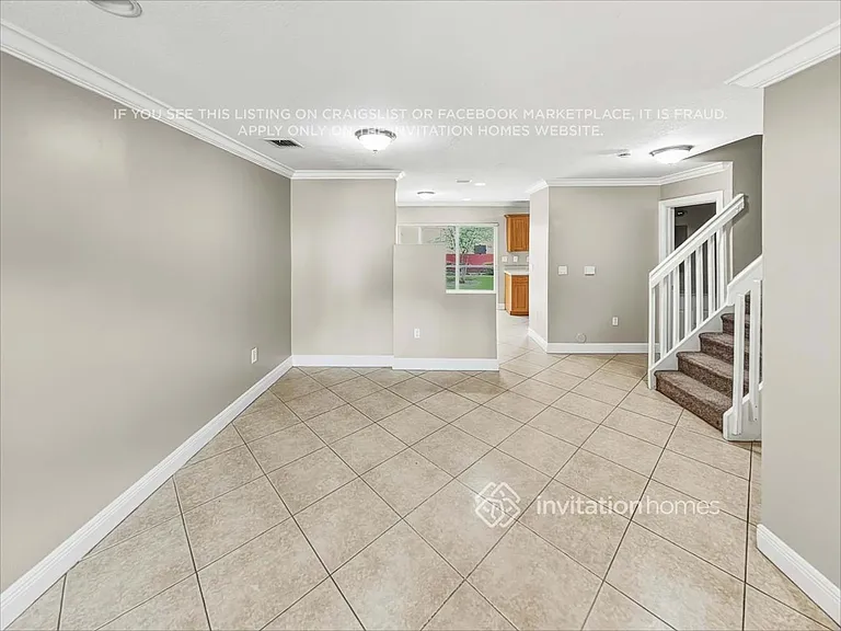 4942 SW 66th Ter — Photo 5