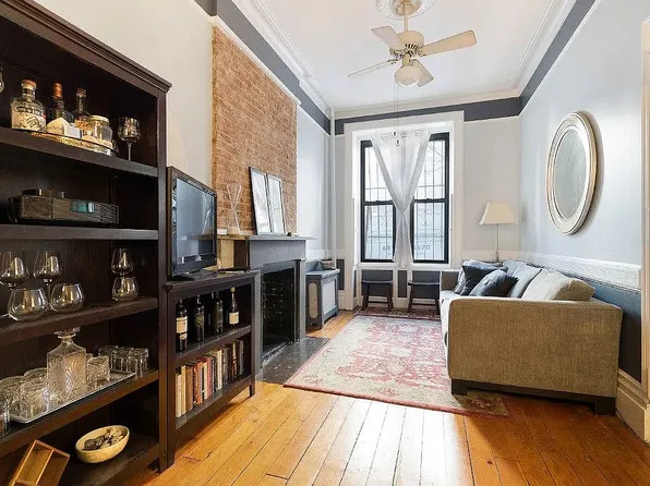 434 W 49th St APT 1W, Manhattan, NY 10019