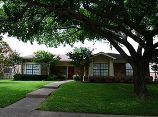 309 Hillside Ln, Garland, TX 75043