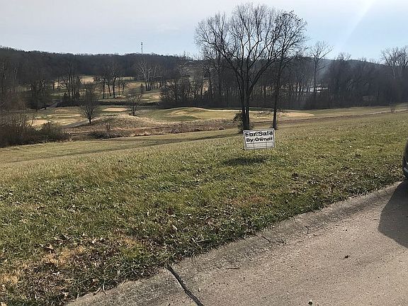 4th image of 600 Fairway Dr